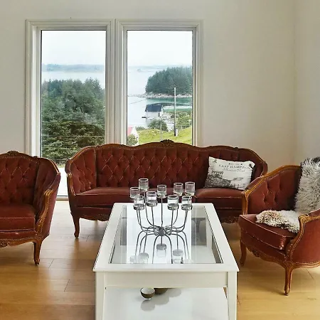 Holiday home Holiday Bakkasund Ii